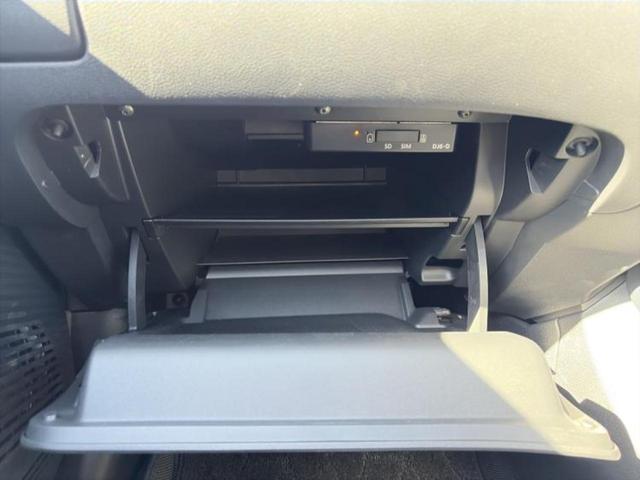 ノート Ｘ　保証書／純正　９インチ　メモリーナビ／インテリジェントルームミラー／エマージェンシーブレーキ／アラウンドビューモニター／車線逸脱防止支援システム／ドライブレコーダー　純正／ヘッドランプ　ＬＥＤ　禁煙車（33枚目）