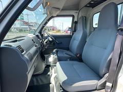 ＷＥＣＡＲＳではほぼ毎日新しい在庫車両を入荷しております！お客様のこだわりを叶える１台がきっとＷＥＣＡＲＳにあるはずです！ 5