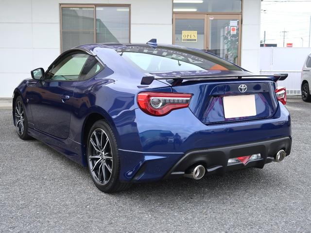 ８６ ＧＴリミテッド　ワンオーナー　ＴＲＤエアロ　６速マニュアル　ケンウッド製ナビ　ＴＶ　ＣＤ／ＤＶＤ再生　ＵＳＢ端子　バックカメラ　ＥＴＣ　シートヒーター　クルコン　ＬＥＤヘッドライト　純正１７インチＡＷ（3枚目）