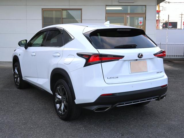 NX NX300 Fスポーツ 後期型 サンルーフ 三眼LEDヘッドライト パノラミックビュー 純正ナビ TV CD/DVD再生 ETC2.0 電動シート&エアコン ステアリングヒーター 電動バックドア ACC ブラインドスポット(3枚目)