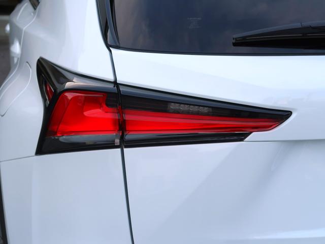 NX NX300 Fスポーツ 後期型 サンルーフ 三眼LEDヘッドライト パノラミックビュー 純正ナビ TV CD/DVD再生 ETC2.0 電動シート&エアコン ステアリングヒーター 電動バックドア ACC ブラインドスポット(9枚目)