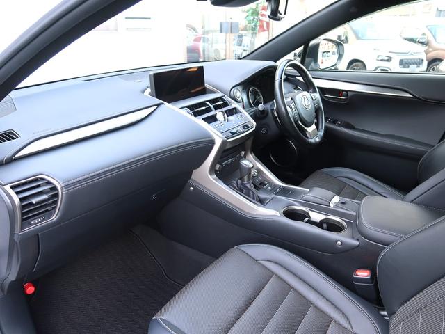 NX NX300 Fスポーツ 後期型 サンルーフ 三眼LEDヘッドライト パノラミックビュー 純正ナビ TV CD/DVD再生 ETC2.0 電動シート&エアコン ステアリングヒーター 電動バックドア ACC ブラインドスポット(12枚目)