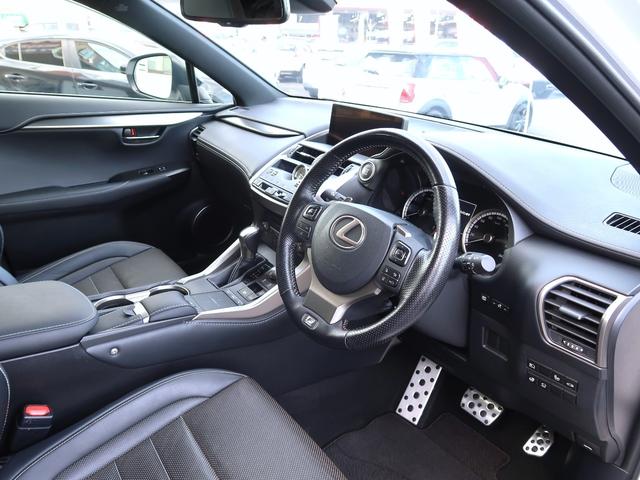 NX NX300 Fスポーツ 後期型 サンルーフ 三眼LEDヘッドライト パノラミックビュー 純正ナビ TV CD/DVD再生 ETC2.0 電動シート&エアコン ステアリングヒーター 電動バックドア ACC ブラインドスポット(13枚目)