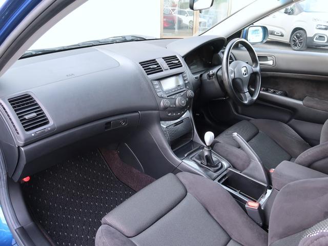 アコード ユーロＲ　ワンオーナー　ＭＵＧＥＮマフラー　純正ＲＥＣＡＲＯシート　純正オーディオ　革ステリング　ＥＴＣ　無限ドアバイザー　ＣＵＳＵＣＯ車高調　ＰＯＴＥＮＺＡタイヤ　純正１７インチＡＷ（19枚目）