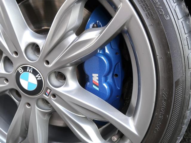 １シリーズ Ｍ１３５ｉ　純正ナビ　ＣＤ／ＤＶＤ再生　Ｂｌｕｅｔｏｏｔｈ対応　ＥＴＣ　バックカメラ　障害物センサー　電動シート　純正ＨＩＤライト　ＢＭＷ純正４ＰＯＴブレーキキャリパー　純正１８インチＡＷ　スマートキー（10枚目）