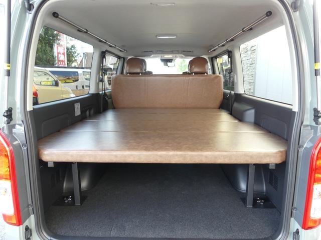 ハイエースバン ロングスーパーＧＬ　ディーゼル４ＷＤ　ＦＤ－ｃｌａｓｓｉｃ丸目フロントフェイス　ペンドルトンシートカバー　高さ調整ベッドキット　アルミホイール＆タイヤセット　両側パワースライドドア　パノラミックビューモニター　デジタルイ（3枚目）