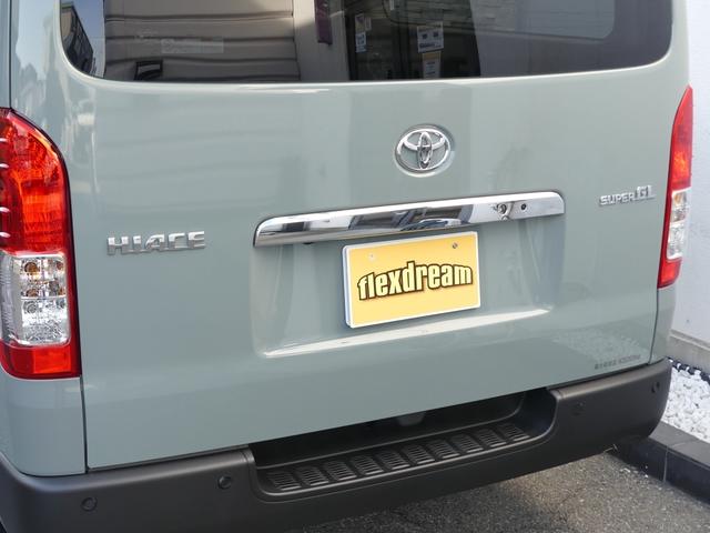 ハイエースバン ロングスーパーＧＬ　ディーゼル４ＷＤ　ＦＤ－ｃｌａｓｓｉｃ丸目フロントフェイス　ペンドルトンシートカバー　高さ調整ベッドキット　アルミホイール＆タイヤセット　両側パワースライドドア　パノラミックビューモニター　デジタルイ（11枚目）