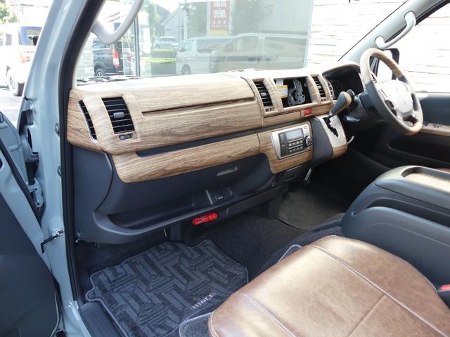 ハイエースバン ロングスーパーＧＬ　ディーゼル４ＷＤ　ＦＤ－ｃｌａｓｓｉｃ丸目フロントフェイス　ペンドルトンシートカバー　高さ調整ベッドキット　アルミホイール＆タイヤセット　両側パワースライドドア　パノラミックビューモニター　デジタルイ（14枚目）