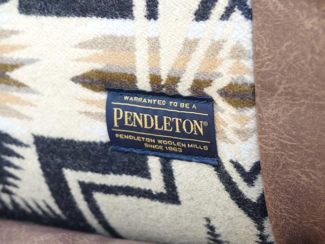 ハイエースバン ロングスーパーＧＬ　ディーゼル４ＷＤ　ＦＤ－ｃｌａｓｓｉｃ丸目フロントフェイス　ペンドルトンシートカバー　高さ調整ベッドキット　アルミホイール＆タイヤセット　両側パワースライドドア　パノラミックビューモニター　デジタルイ（26枚目）