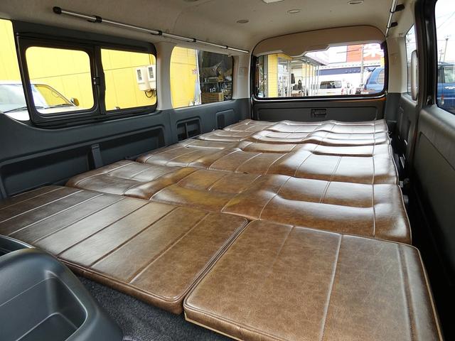 ハイエースワゴン ＧＬ　対面アレンジ　ヴィンテージブラウン内装　ＭＩＤ　Ｍ７ファランクス　ＴＯＹＯオープンカントリータイヤ　ＪＡＯＳマッドガード　ＦＤフロントブッシュバー　シートカバー　艶消し木目調ステアリング＆インテリアパ（3枚目）