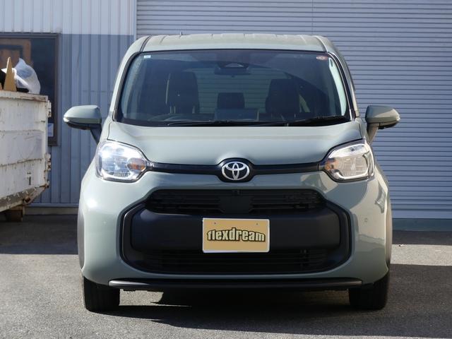 シエンタ ハイブリッドＧ　アーバンカーキ　純正ナビ＋ＴＶ　パノラミックビューモニター　フロント＋サイド＋バックカメラ　シート＆ステアリングヒーター　レーダークルーズコントロール　ウィンカードアミラー　ハンズフリー　コーナーセン（9枚目）