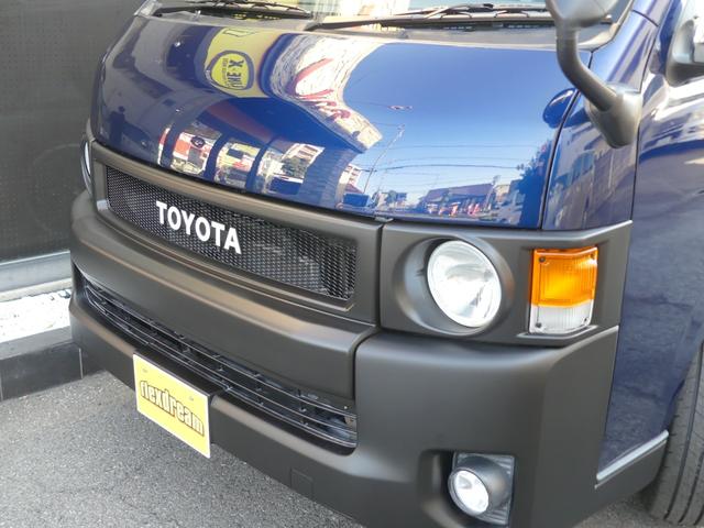 ハイエースワゴン GL FDシートカバー 黒木目調ステアリング&インテリアパネル 片側パワースライドドア バックモニター内蔵インナーミラー フルセグ地デジナビ フリップダウンモニター 天井スピーカー 新品アルミホイール&タイ(33枚目)