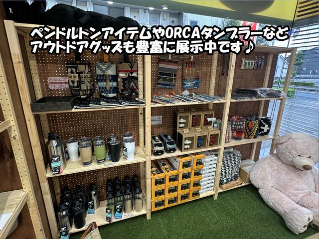 ハイエースワゴン GL FDシートカバー 黒木目調ステアリング&インテリアパネル 片側パワースライドドア バックモニター内蔵インナーミラー フルセグ地デジナビ フリップダウンモニター 天井スピーカー 新品アルミホイール&タイ(77枚目)