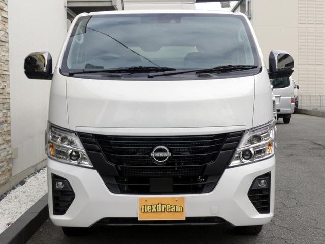 キャラバン ロンググランドプレミアムＧＸ　片側パワースライドドア　ペンドルトンシートカバー　ナイトロパワーＭ２８パレット＆ジオランダーＸ－ＡＴ　高さ調整式ベッドキット（ヴィンテージブラウン）　艶消しウォルナット調インテリアパネル　ＬＥＤルーム（6枚目）