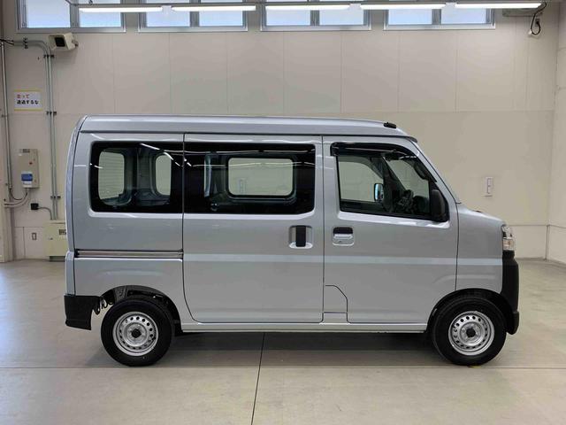 ハイゼットカーゴ スペシャル　２ＷＤ　マニュアルエアコン・スマートアシスト・アイドリングストップ・オートライト・オートマチックハイビーム・ＡＭ．ＦＭラジオ・両側スライドドア（7枚目）