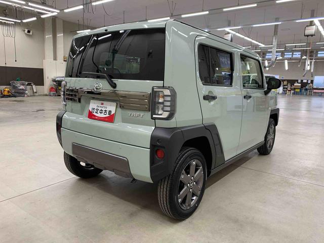 タフト Ｇ　ダーククロムベンチャー　２ＷＤ　ＬＥＤヘッドライト　オートライト　オートマチックハイビーム　アダプティブクルーズコントロール　シートヒーター　オートエアコン　電動パーキングブレーキ　スマートアシスト　天井窓（11枚目）