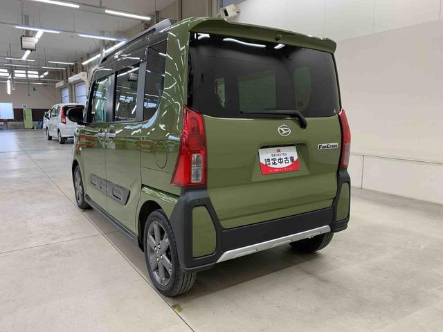 タント ファンクロスターボ　２ＷＤ　両側電動スライドドア・ＬＥＤヘッドライト・オートライト・オートマチックハイビーム・プッシュスタートボタン・アイドリングストップ・シートヒーター・電動パーキングブレーキ・スマートアシスト（12枚目）