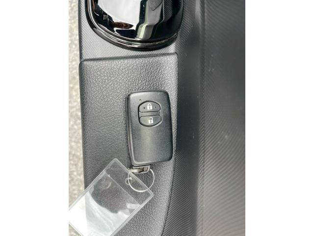 アクア Ｓスタイルブラック　車検整備付　オールシーズンタイヤ新品４本　ナビ　ＴＶ　ＢＴ　バックカメラ　ＥＴＣ　ＭＳ　ＣＤ　トヨタセーフティセンス　スマートキー＆プッシュスタート　フロアマット＆バイザー（18枚目）