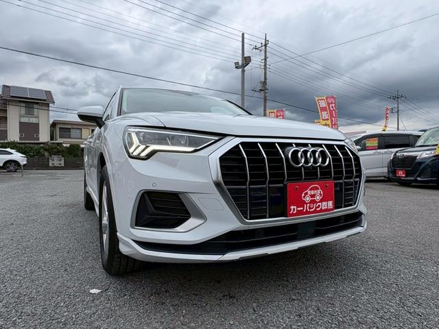 Ｑ３ ３５ＴＦＳＩアドバンスド　バックカメラ（３６０°）．バーチャルコックピット．シートヒーター．パワーシート．ディスプレイオーディオ．ナビ．パドルシフト．クルーズコントロール．ＬＥＤヘットライト．パワーゲート．純正フロアマット（3枚目）