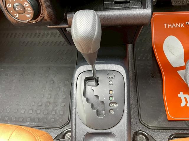 プロボックス GL 新品バックカメラ・新品ルーフラック/システムキャリア付・リフトアップ・シートカバー・デイトナ15インチ/マッドタイヤ・ナビ・フルセグTV・BT・DVD・ETC・グレー全塗装・フロアゴムマット・バイザー(21枚目)