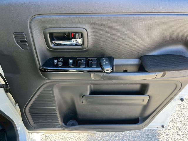 スペーシアカスタム ハイブリッドＸＳターボ　ＫＥＮＷＯＯＤナビ・ＴＶ　Ｂｌｕｅｔｏｏｔｈ　ＤＶＤ　バックカメラ　ステアリングＳ／Ｗ対応　ビルトインＥＴＣ　ドライブレコーダー　両側パワースライドドア　レーダーブレーキサポート　ＧＰＳレーダー探知機（24枚目）