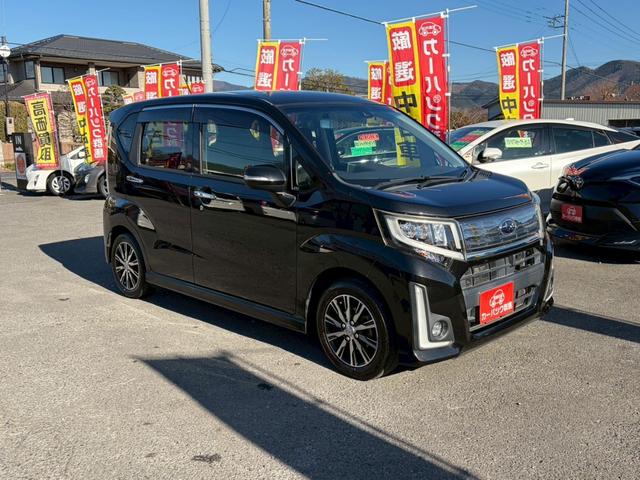 ステラ カスタムＲ　スマートアシスト　ワンオーナー　ワイドＳＤナビ・フルセグＴＶ　Ｂｌｕｅｔｏｏｔｈ　ＤＶＤ　バックカメラ　ビルトインＥＴＣ　シートヒーター　エアアイドル　純正フロアマット・サイドバイザー　ＬＥＤヘットライト＆フォグ（3枚目）