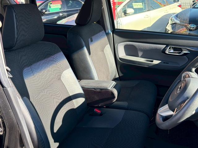 ステラ カスタムＲ　スマートアシスト　ワンオーナー　ワイドＳＤナビ・フルセグＴＶ　Ｂｌｕｅｔｏｏｔｈ　ＤＶＤ　バックカメラ　ビルトインＥＴＣ　シートヒーター　エアアイドル　純正フロアマット・サイドバイザー　ＬＥＤヘットライト＆フォグ（12枚目）