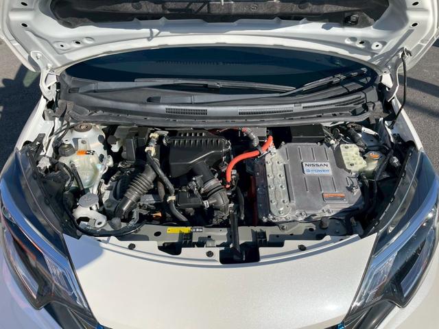 ノート ｅ－パワーニスモ　車検２年付　純正ナビ・フルセグＴＶ　ＤＶＤ　Ｂｌｕｅｔｏｏｔｈ　ＭＳ　バックカメラ　アラウンドビューモニター　ＥＴＣ　純正ドライブレコーダー　デジタルインナーミラー　エマージェンシーブレーキ（9枚目）