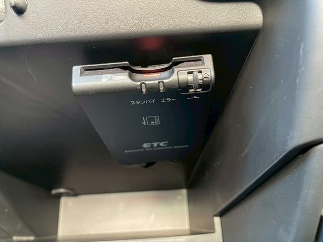 ノート ｅ－パワーニスモ　車検２年付　純正ナビ・フルセグＴＶ　ＤＶＤ　Ｂｌｕｅｔｏｏｔｈ　ＭＳ　バックカメラ　アラウンドビューモニター　ＥＴＣ　純正ドライブレコーダー　デジタルインナーミラー　エマージェンシーブレーキ（19枚目）