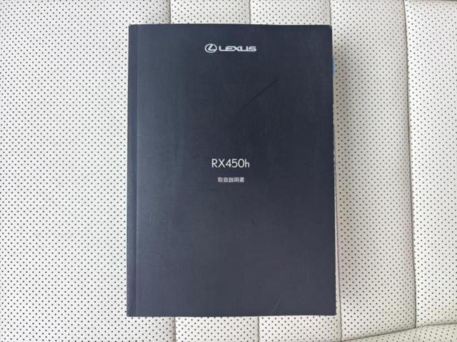 ＷＥＣＡＲＳでは各商談席に大型モニターをご用意しております！見やすい大画面でゆったりと全国の在庫をご覧いただけます！是非ご来店お待ちしております！