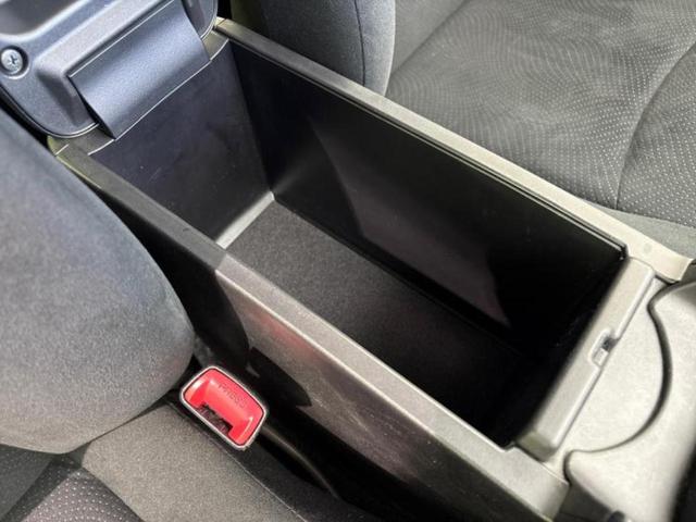 プリウス L 保証書/社外 メモリーナビ/パーキングアシスト バックガイド/ドライブレコーダー 前後/ETC/EBD付ABS/横滑り防止装置/アイドリングストップ/バックモニター/ワンセグTV/DVD バックカメラ(32枚目)