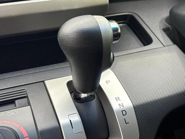 フリード G 新品タイヤ/保証書/純正 SDナビ/ドライブレコーダー 社外/Bluetooth接続/ETC/EBD付ABS/横滑り防止装置/ワンセグTV/DVD/エアバッグ 運転席/エアバッグ 助手席 DVD再生(17枚目)