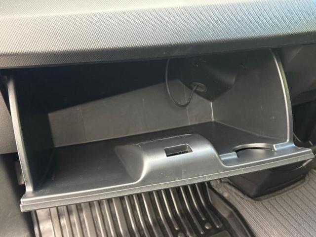 フリード G 新品タイヤ/保証書/純正 SDナビ/ドライブレコーダー 社外/Bluetooth接続/ETC/EBD付ABS/横滑り防止装置/ワンセグTV/DVD/エアバッグ 運転席/エアバッグ 助手席 DVD再生(25枚目)