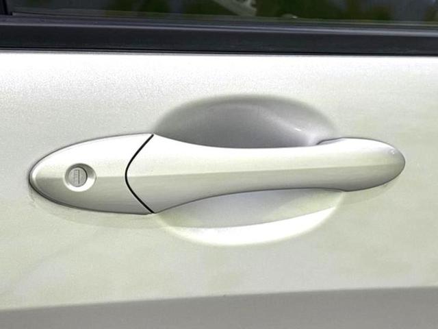 フリード G 新品タイヤ/保証書/純正 SDナビ/ドライブレコーダー 社外/Bluetooth接続/ETC/EBD付ABS/横滑り防止装置/ワンセグTV/DVD/エアバッグ 運転席/エアバッグ 助手席 DVD再生(33枚目)