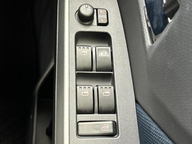 ルーミー カスタムＧ　新品タイヤ／保証書／社外　８インチ　メモリーナビ／衝突安全装置／両側電動スライドドア／パーキングアシスト　バックガイド／ドライブレコーダー　前後／ヘッドランプ　ＬＥＤ／ＵＳＢジャック　バックカメラ（17枚目）