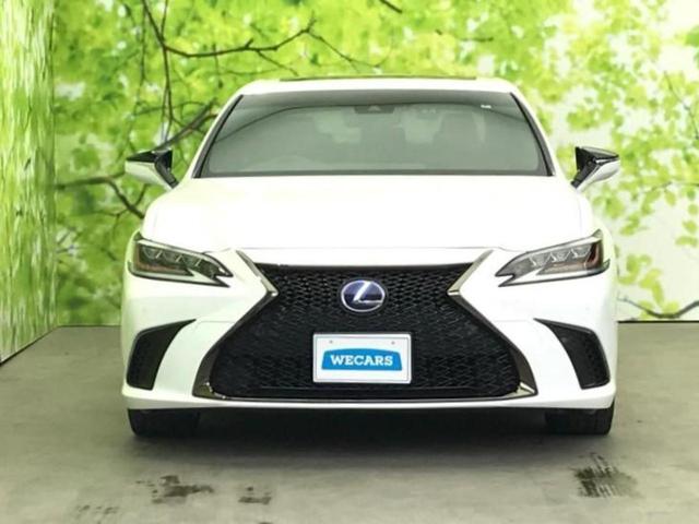 ＷＥＣＡＲＳでは各商談席に大型モニターをご用意しております！見やすい大画面でゆったりと全国の在庫をご覧いただけます！是非ご来店お待ちしております！