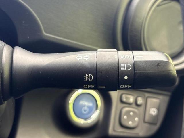 アクア Ｓ　新品タイヤ／純正　ＳＤナビ／ヘッドランプ　ＬＥＤ／Ｂｌｕｅｔｏｏｔｈ接続／ＥＴＣ／ＥＢＤ付ＡＢＳ／横滑り防止装置／アイドリングストップ／バックモニター／ワンセグＴＶ／ＤＶＤ／エアバッグ　運転席（14枚目）