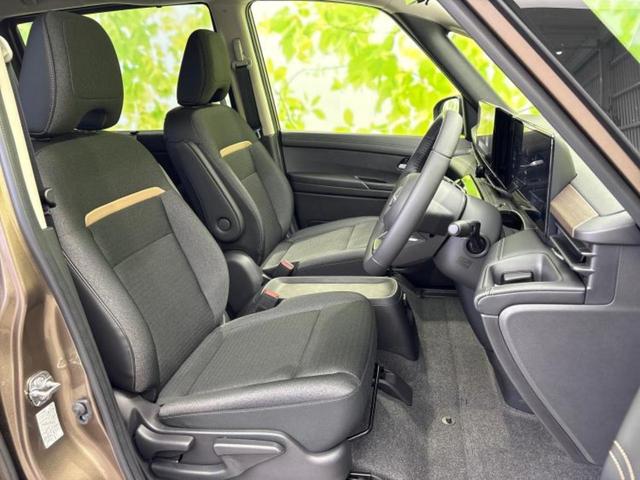 セレナ ４ＷＤ　ｅ－４ＯＲＣＥハイウェイスターＶ　保証書／純正　１２．３インチ　メモリーナビ／インテリジェントルームミラー／エマージェンシーブレーキ／両側電動スライドドア／シートヒーター　全席／アラウンドビューモニター／車線逸脱防止支援システム（4枚目）