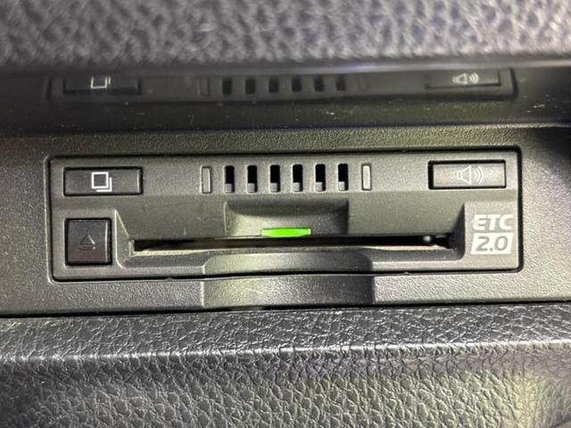 エスクァイア Ｇｉプレミアムパッケージブラックテーラード　新品タイヤ／純正エアロ／保証書／純正　９インチ　ＳＤナビ／衝突安全装置／両側電動スライドドア／シートヒーター　前席／車線逸脱防止支援システム／シート　ハーフレザー／ドライブレコーダー　純正　フルエアロ（18枚目）