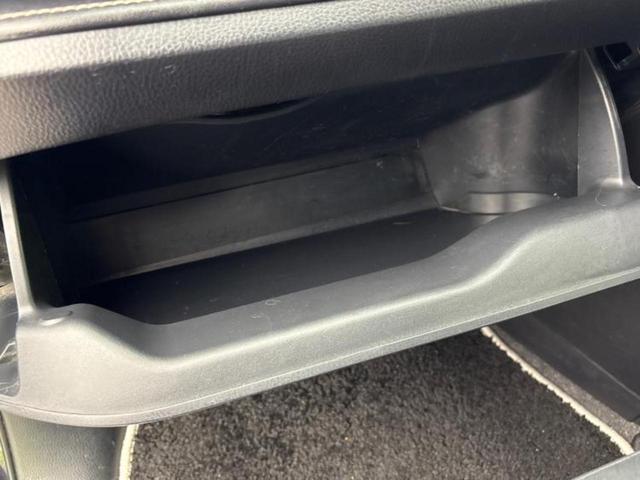 エスクァイア Ｇｉプレミアムパッケージブラックテーラード　新品タイヤ／純正エアロ／保証書／純正　９インチ　ＳＤナビ／衝突安全装置／両側電動スライドドア／シートヒーター　前席／車線逸脱防止支援システム／シート　ハーフレザー／ドライブレコーダー　純正　フルエアロ（24枚目）