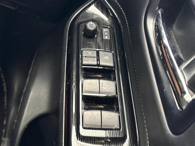 エスクァイア Ｇｉプレミアムパッケージブラックテーラード　新品タイヤ／純正エアロ／保証書／純正　９インチ　ＳＤナビ／衝突安全装置／両側電動スライドドア／シートヒーター　前席／車線逸脱防止支援システム／シート　ハーフレザー／ドライブレコーダー　純正　フルエアロ（28枚目）