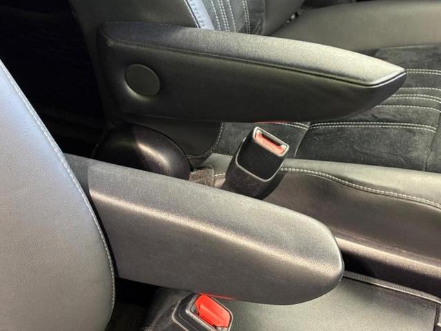 エスクァイア Ｇｉプレミアムパッケージブラックテーラード　新品タイヤ／純正エアロ／保証書／純正　９インチ　ＳＤナビ／衝突安全装置／両側電動スライドドア／シートヒーター　前席／車線逸脱防止支援システム／シート　ハーフレザー／ドライブレコーダー　純正　フルエアロ（31枚目）