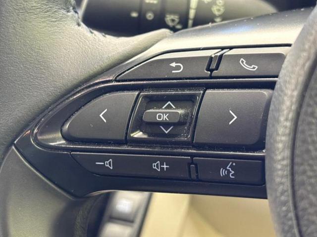 シエンタ ハイブリッドＺ　保証書／ディスプレイオーディオ＋ナビ１０インチ／衝突安全装置／両側電動スライドドア／シートヒーター　前席／車線逸脱防止支援システム／ヘッドランプ　ＬＥＤ／ＵＳＢジャック　衝突被害軽減システム　禁煙車（25枚目）