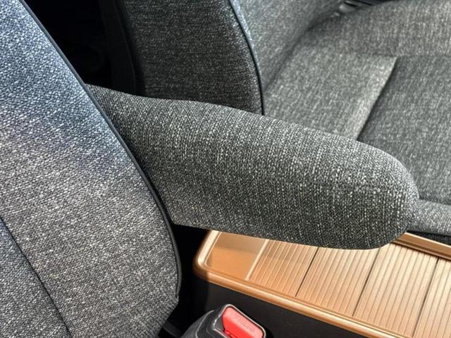 シエンタ ハイブリッドＺ　保証書／ディスプレイオーディオ＋ナビ１０インチ／衝突安全装置／両側電動スライドドア／シートヒーター　前席／車線逸脱防止支援システム／ヘッドランプ　ＬＥＤ／ＵＳＢジャック　衝突被害軽減システム　禁煙車（31枚目）