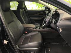 「この車の写真をもっと見たい」「状態が気になる」「この装備はついている？」どんな小さな疑問でもお気軽にお問い合わせください！ 4