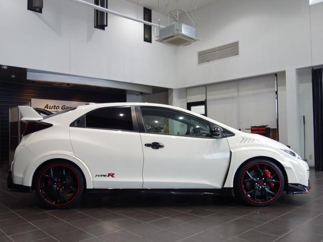 シビック タイプＲ　７５０台限定車　ｂｒｅｍｂｏ製キャリパー　ＴＹＰＥＲ専用シート　ＬＥＤヘッドライト　クルーズコントロール（4枚目）