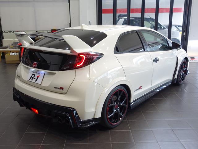 シビック タイプＲ　７５０台限定車　ｂｒｅｍｂｏ製キャリパー　ＴＹＰＥＲ専用シート　ＬＥＤヘッドライト　クルーズコントロール（8枚目）