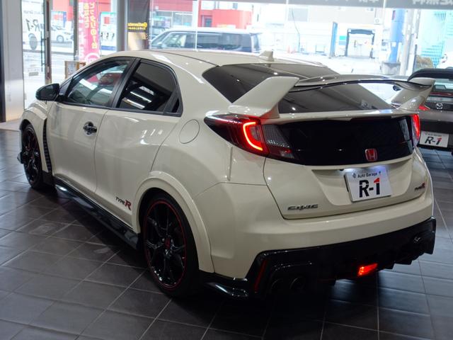 シビック タイプＲ　７５０台限定車　ｂｒｅｍｂｏ製キャリパー　ＴＹＰＥＲ専用シート　ＬＥＤヘッドライト　クルーズコントロール（9枚目）