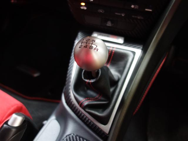 シビック タイプＲ　７５０台限定車　ｂｒｅｍｂｏ製キャリパー　ＴＹＰＥＲ専用シート　ＬＥＤヘッドライト　クルーズコントロール（18枚目）