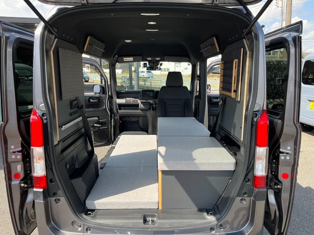 Ｎ－ＶＡＮ＋スタイル ファン・ターボホンダセンシング　軽キャンパー仕様　ポータブル電源仕様　運転席回転シート　ベッドマット　テーブル　ＬＥＤ照明　ホンダセンシング　純正ＳＤナビ　バックカメラ　ＥＴＣ　ドライブレコーダー（6枚目）
